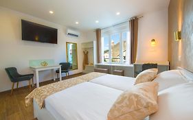 Split Central Luxury Studios 2